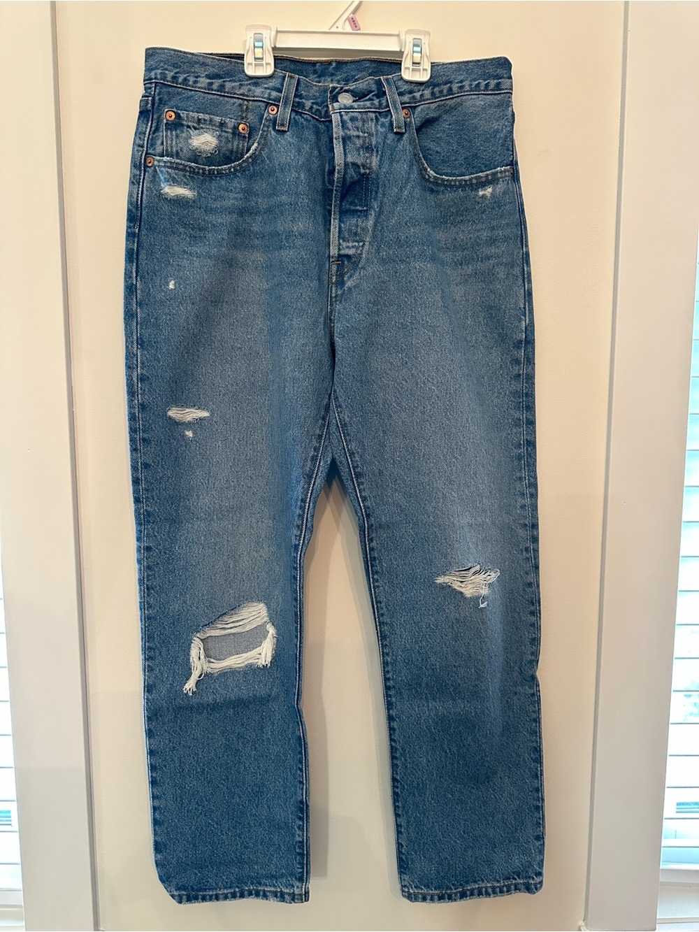 Levi’s 501 Distressed Medium Blue Jeans NWOT